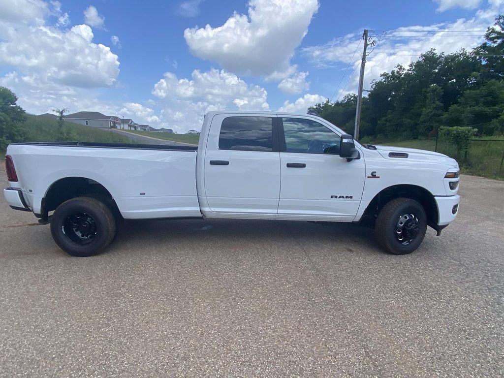 New 2026 RAM 3500 Big Horn AWD/4WD image 37