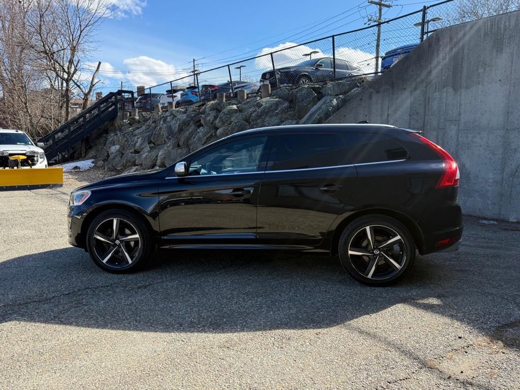 Used 2016 Volvo XC60 T6 R-Design image 2