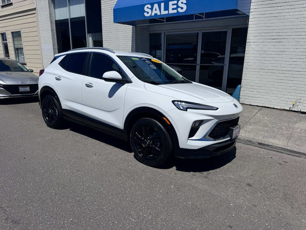 Used 2024 Buick Encore GX Sport Touring FWD image 4