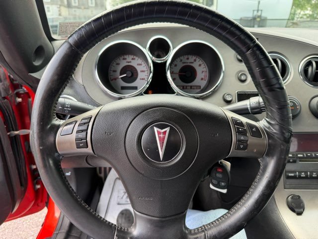 Used 2008 Pontiac Solstice Convertible w/ Premium Package RWD image 21