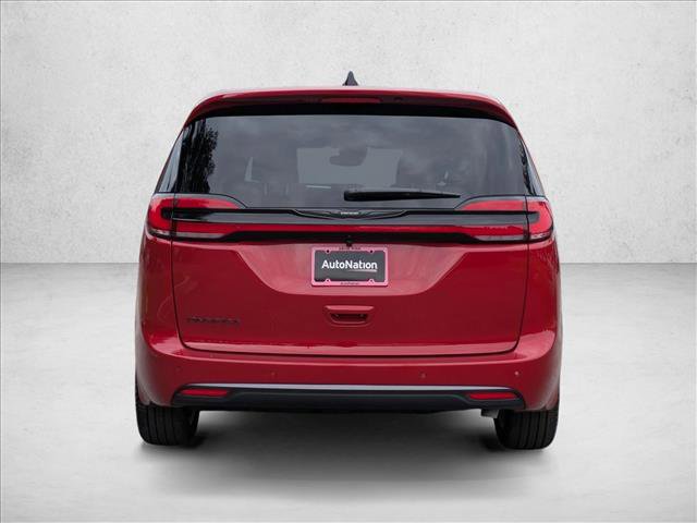 New 2026 Chrysler Pacifica Select image 8