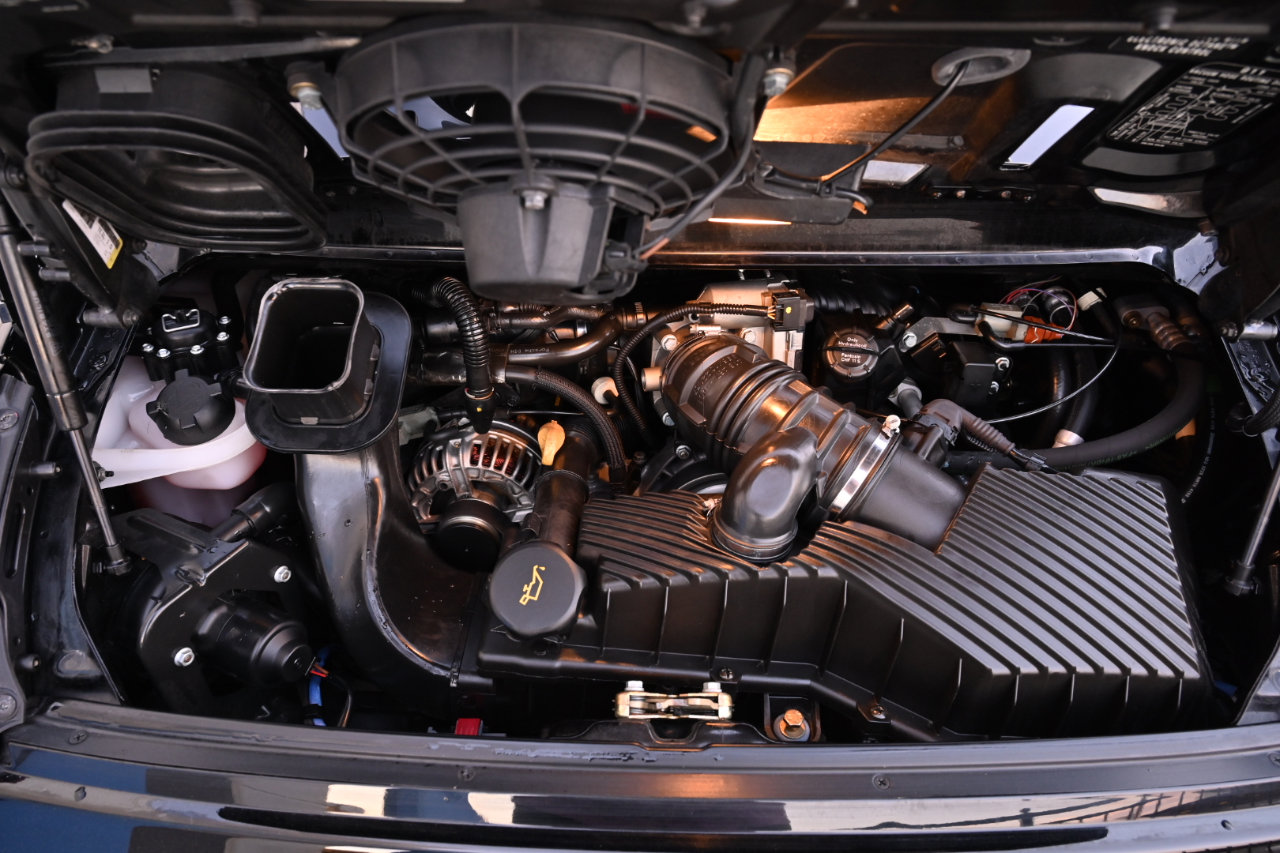 Used 2004 Porsche 911 Carrera 4S image 28