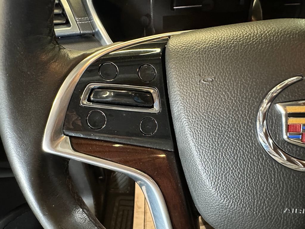 Used 2015 Cadillac SRX Luxury w/ Driver Awareness Package AWD/4WD image 10