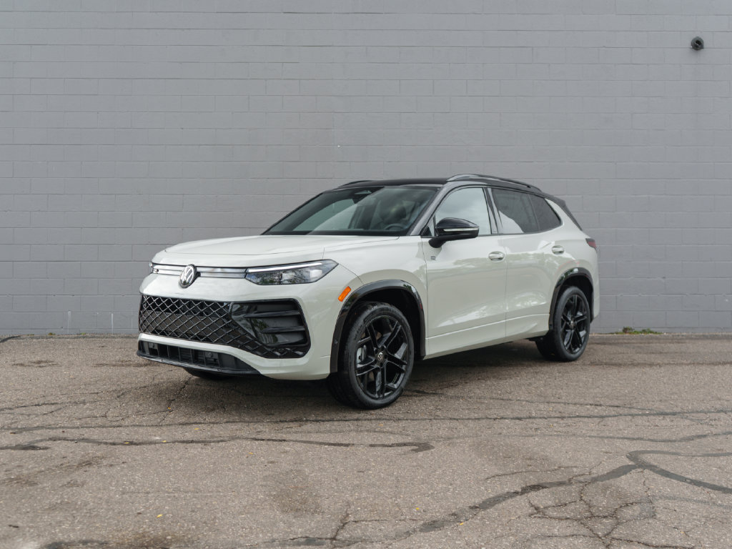 New 2026 Volkswagen Tiguan SE R-Line AWD/4WD image 1