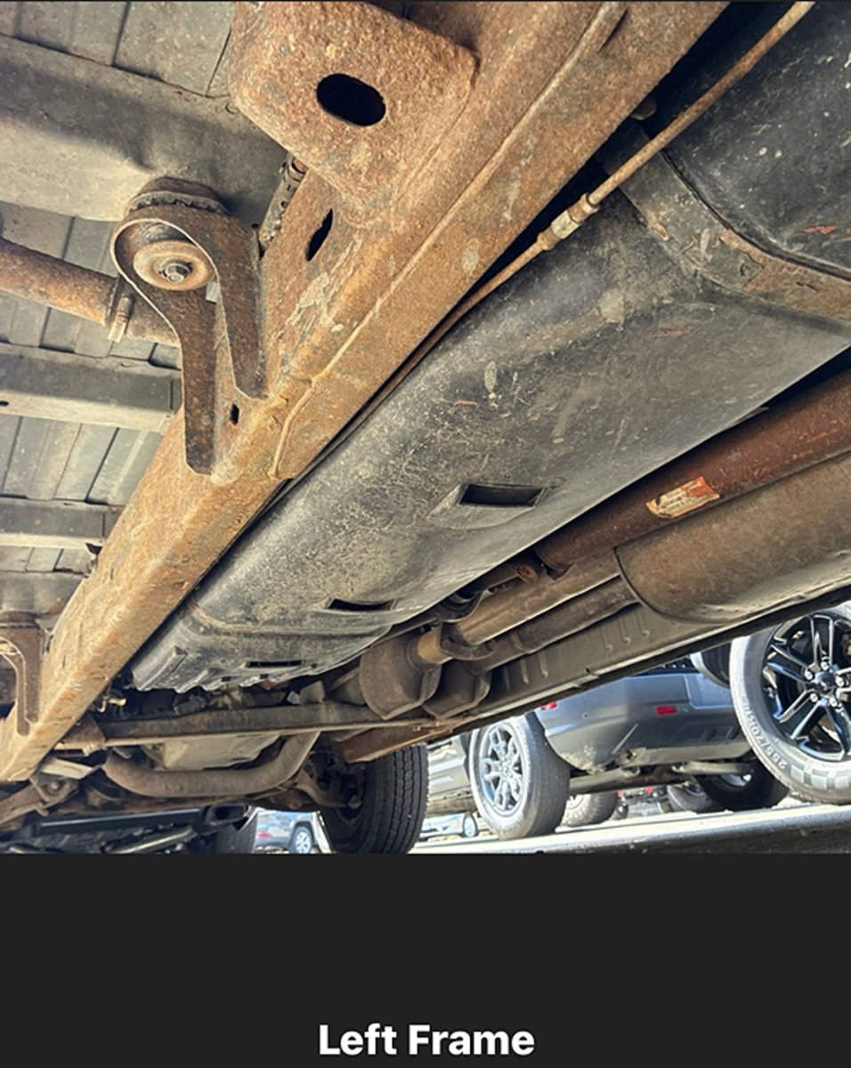 Used 1999 Chevrolet Express 3500 Extended RWD image 11