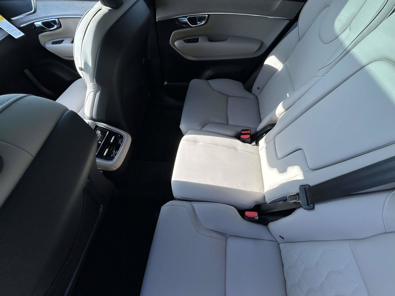 New 2026 Volvo XC90 B6 Core w/ Protection Package Premier AWD/4WD image 12