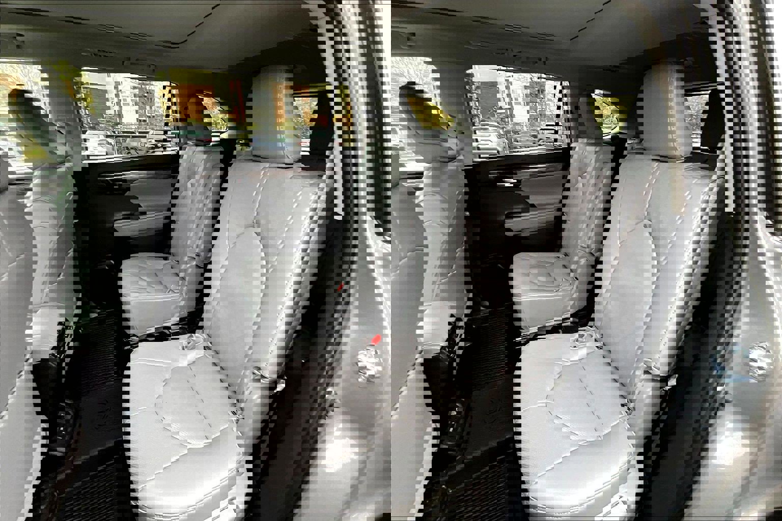 Used 2026 Toyota Highlander Platinum image 25