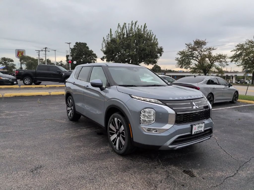New 2026 Mitsubishi Outlander SE AWD/4WD image 3
