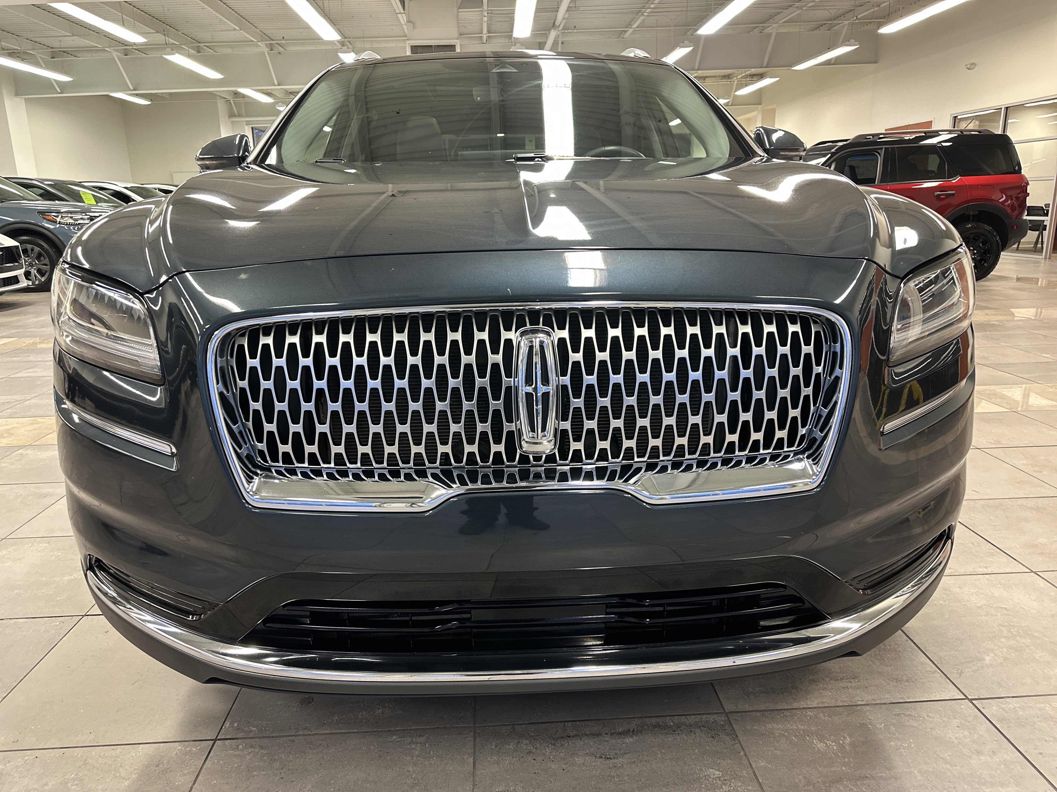 Used 2022 Lincoln Nautilus Reserve w/ Luxury Package image 18