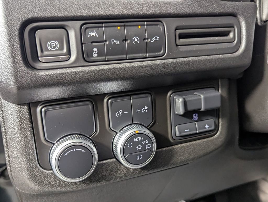 Used 2021 GMC Yukon SLT w/ SLT Luxury Plus Package RWD image 15
