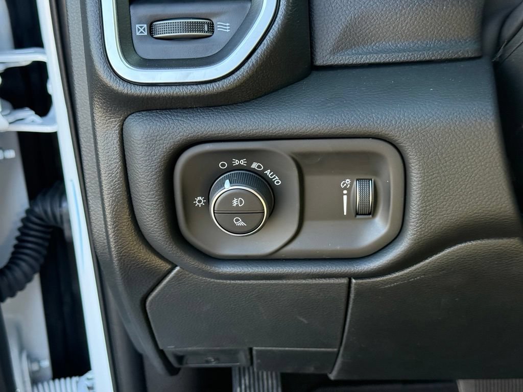 New 2027 RAM 3500 Big Horn AWD/4WD image 19