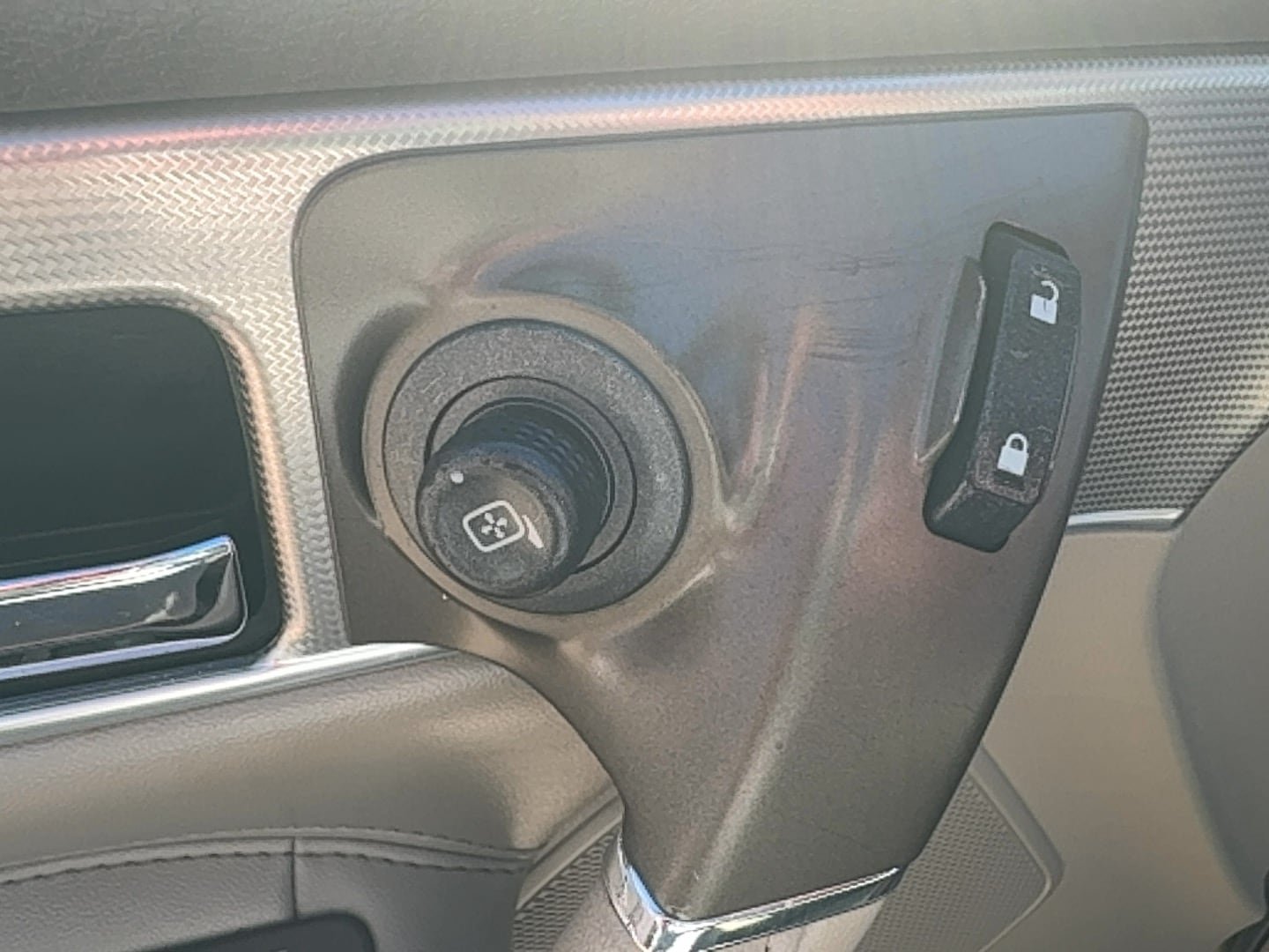 Used 2013 Lincoln MKX FWD image 22