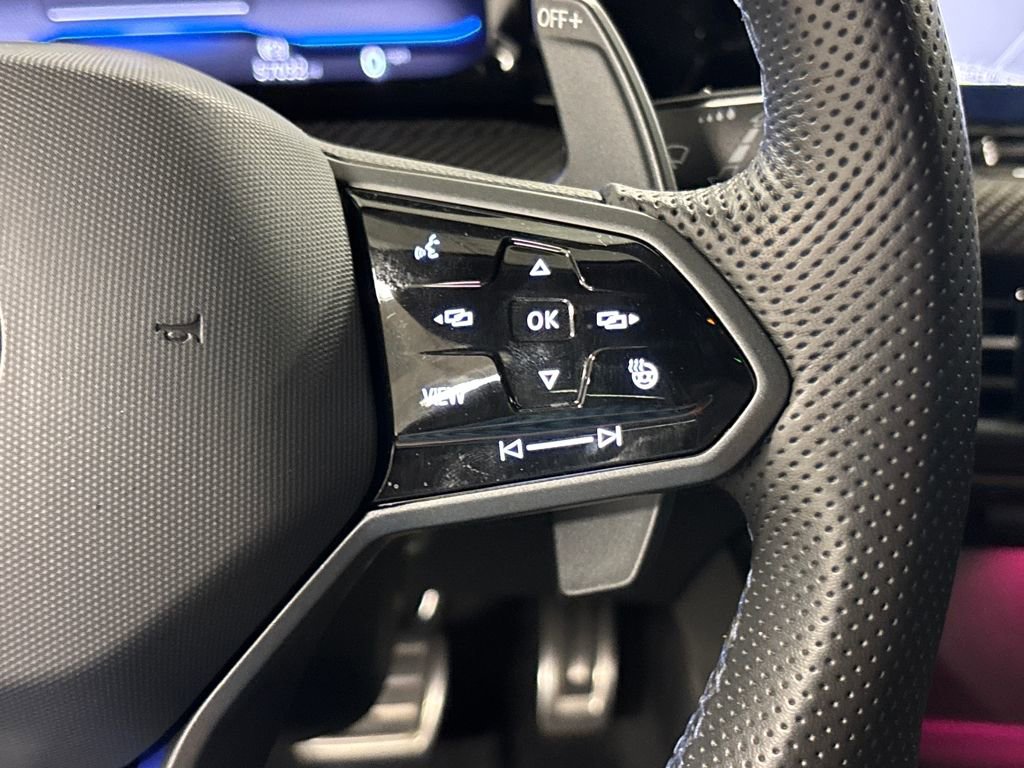 Used 2023 Volkswagen Golf 20th Anniversary Edition AWD/4WD image 32