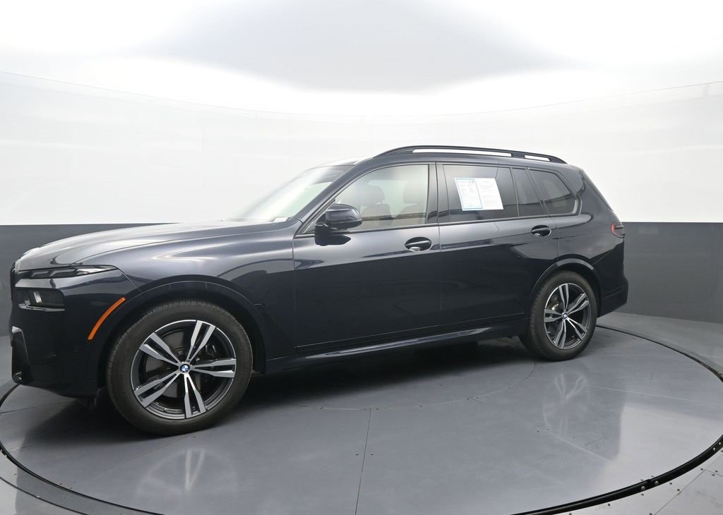 Used 2025 BMW X7 xDrive40i w/ M Sport Package image 4