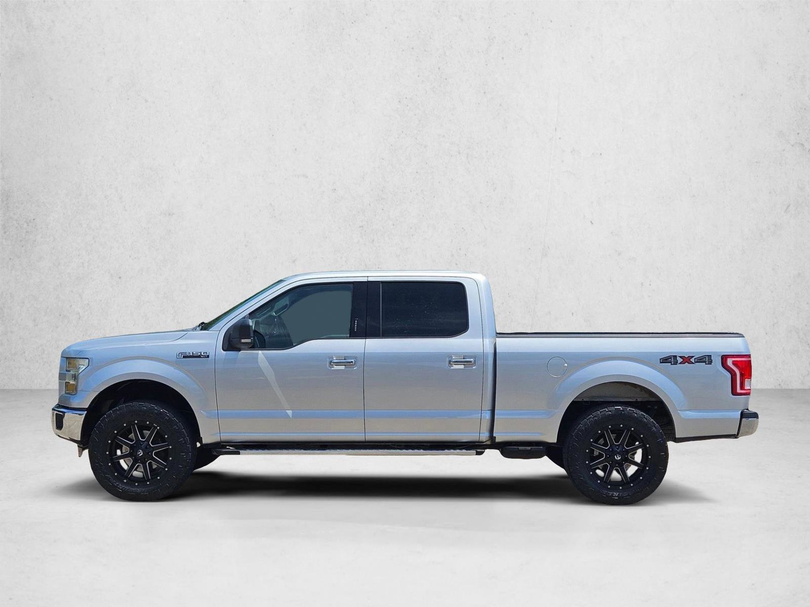 Used 2016 Ford F150 XLT w/ Equipment Group 302A Luxury AWD/4WD image 9