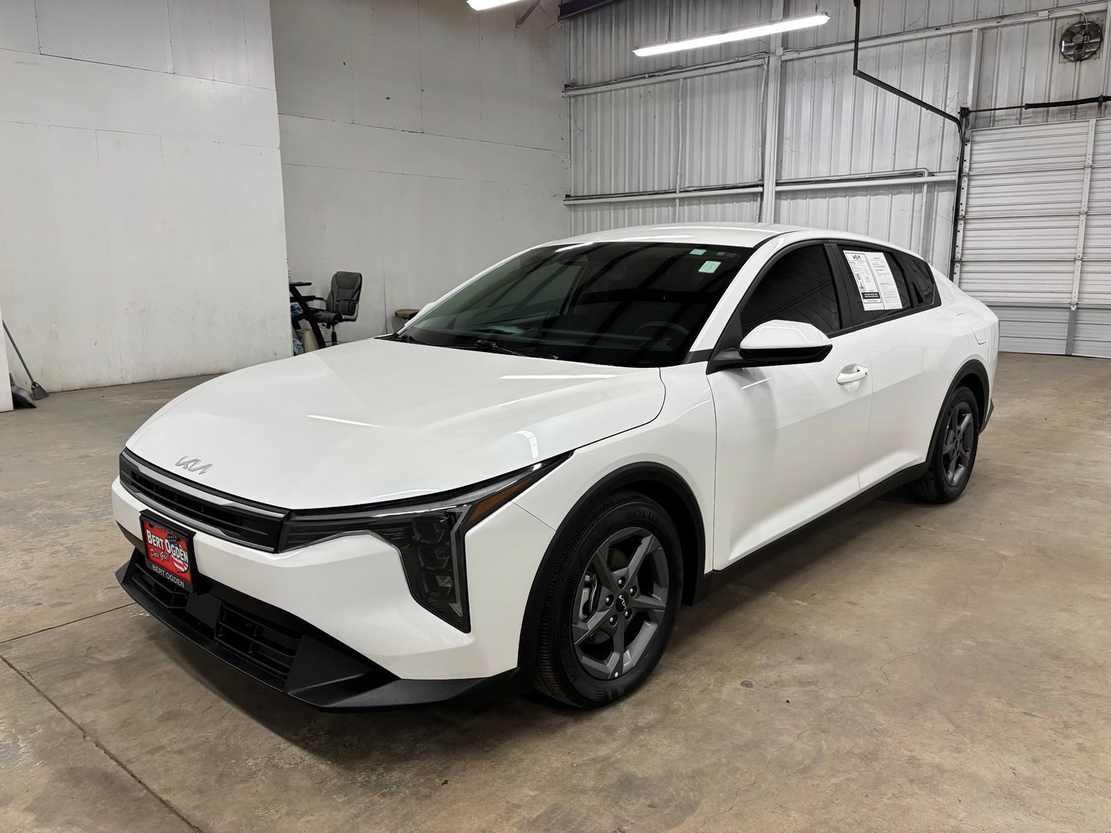 Used 2025 Kia K4 FWD image 3