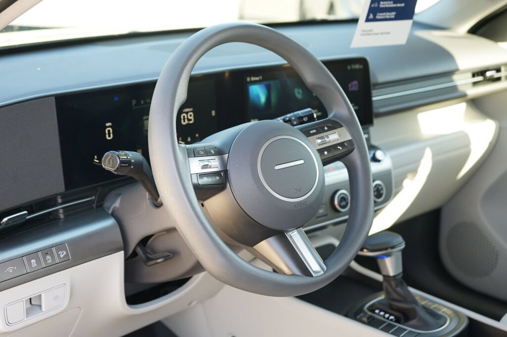 Certified 2025 Hyundai Kona SE FWD image 15