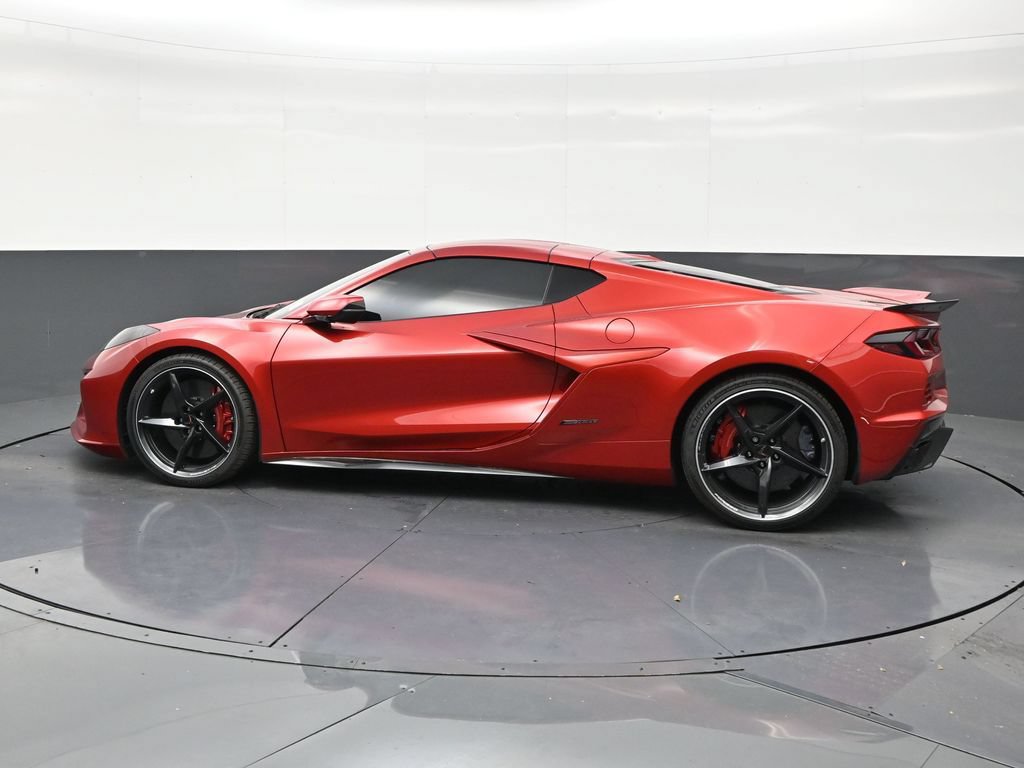 Used 2025 Chevrolet Corvette E-Ray w/ Stealth Interior Trim Package AWD/4WD image 2