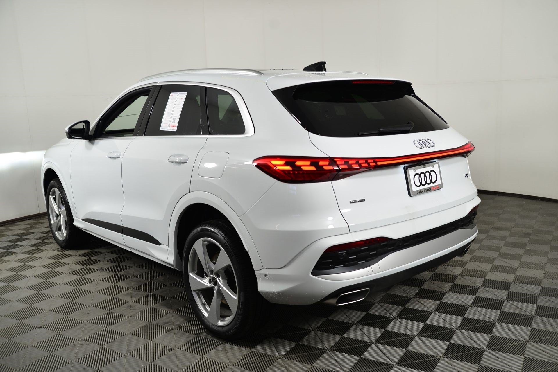 New 2025 Audi Q5 Premium AWD/4WD image 3