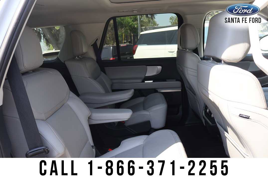 Used 2025 Ford Expedition Active RWD image 22