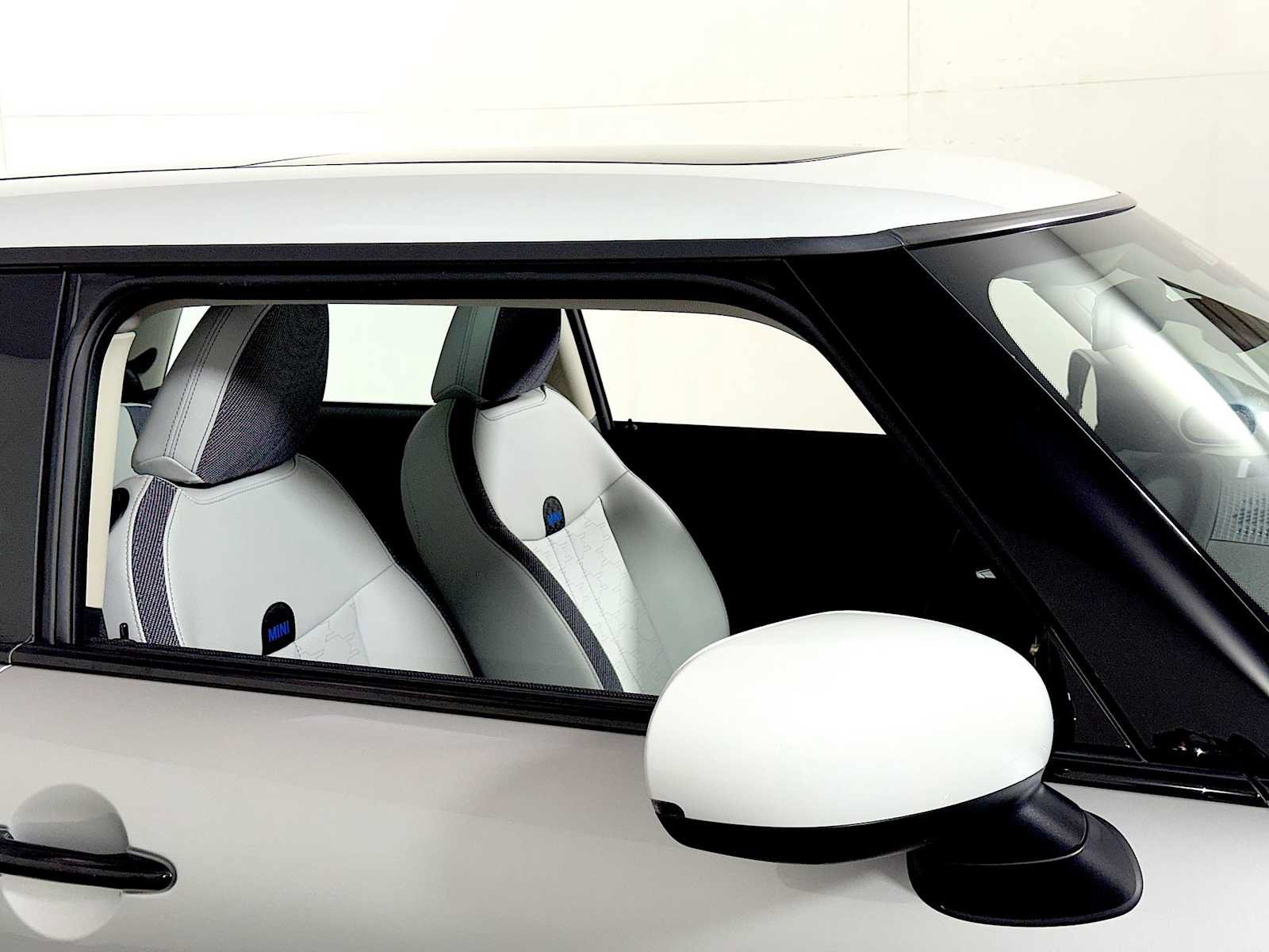 Used 2025 MINI Cooper S FWD image 29