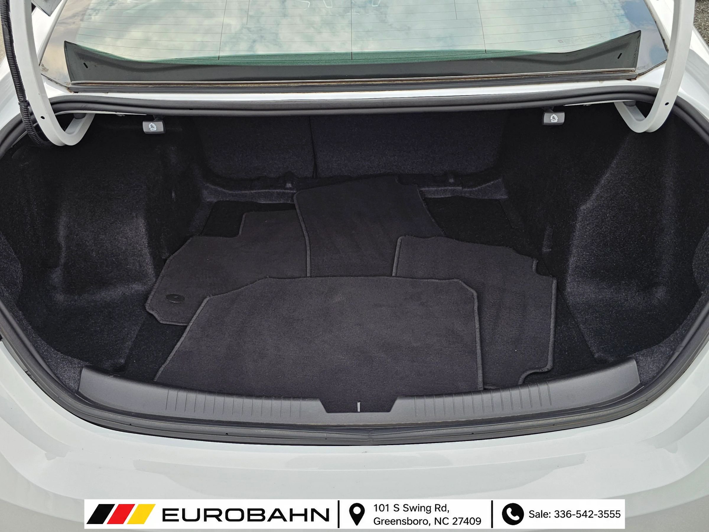 Used 2021 Chevrolet Malibu RS FWD image 34