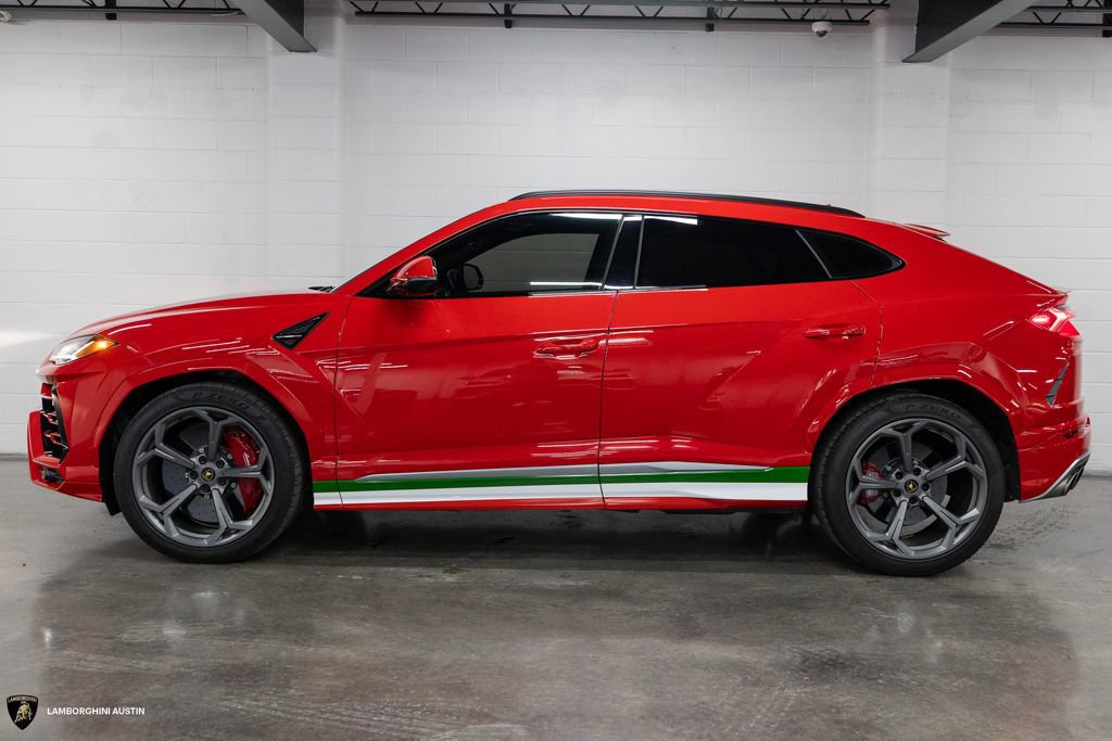 Used 2022 Lamborghini Urus image 8