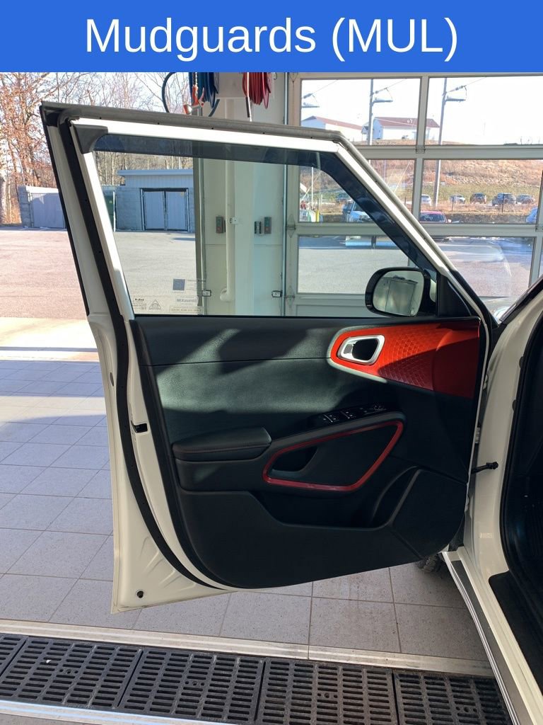 Used 2025 Kia Soul GT-Line image 11