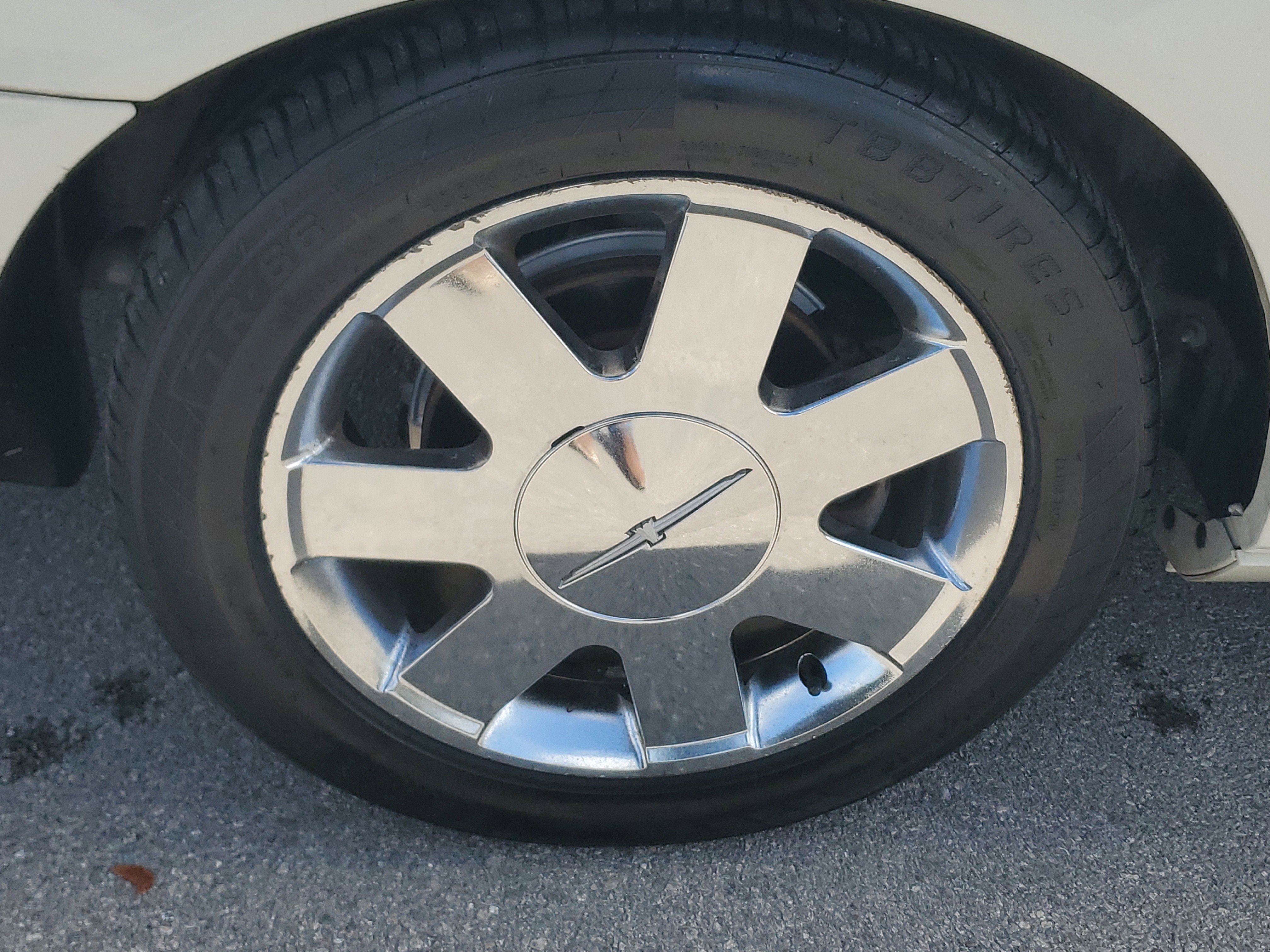 Used 2002 Ford Thunderbird image 23