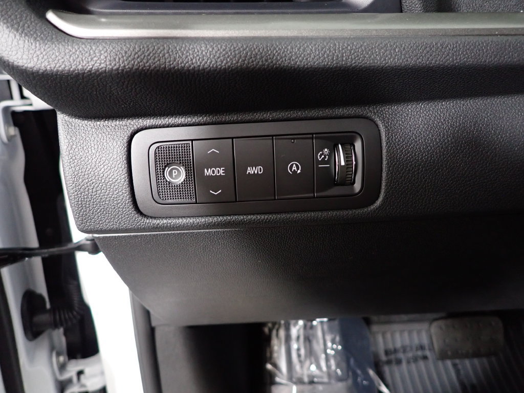 New 2027 Chevrolet Traverse LT w/ Driver Confidence Package AWD/4WD image 25