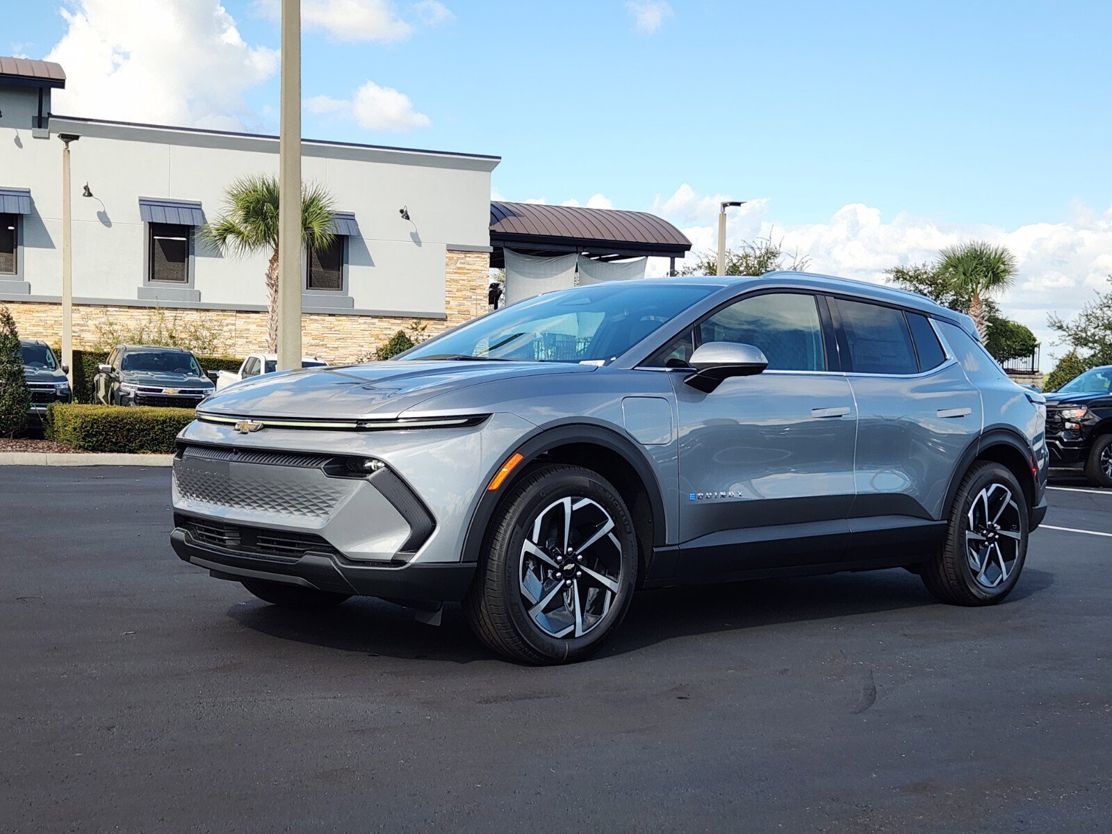 New 2026 Chevrolet Equinox EV LT image 2