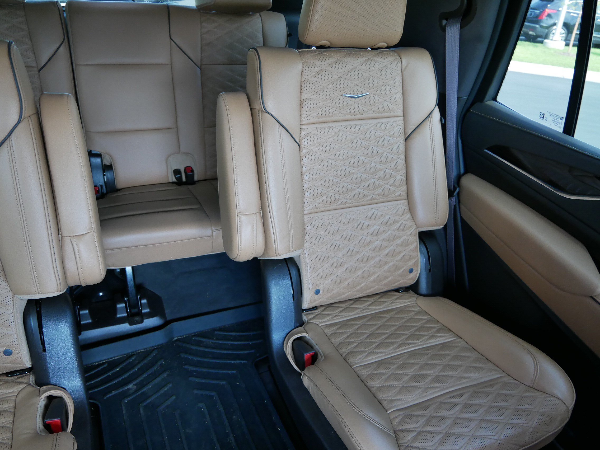 Used 2023 Cadillac Escalade Sport AWD/4WD image 13