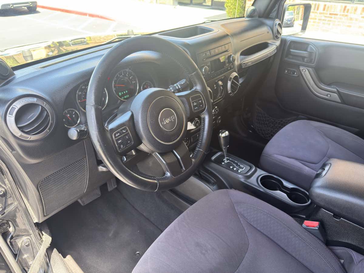 Used 2013 Jeep Wrangler Unlimited Sport image 36