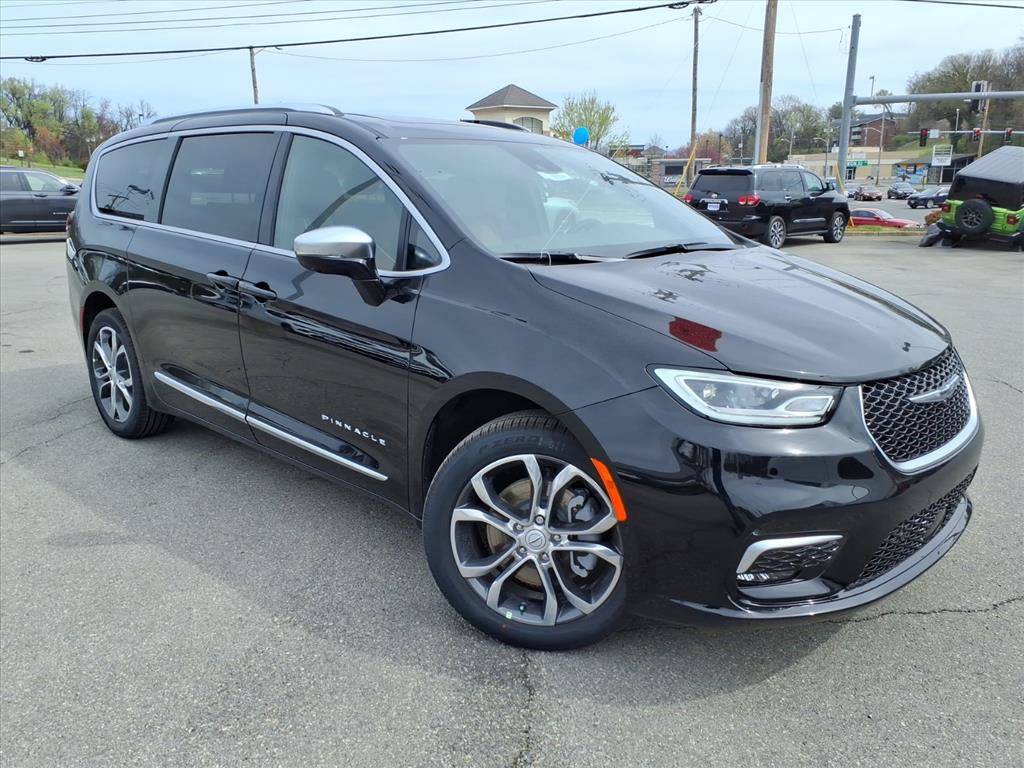 New 2026 Chrysler Pacifica Pinnacle AWD/4WD image 2