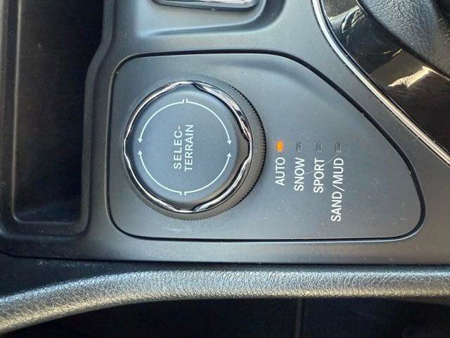 Certified 2023 Jeep Cherokee Altitude Lux image 14