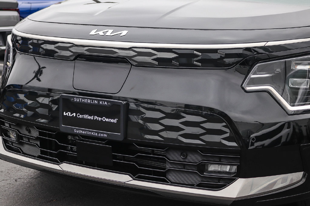 Certified 2025 Kia Niro Wave w/ Wave Preserve Package FWD image 9