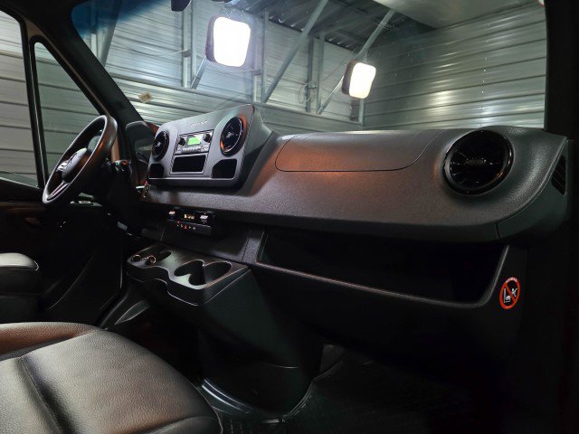 Used 2020 Mercedes-Benz Sprinter 2500 image 14
