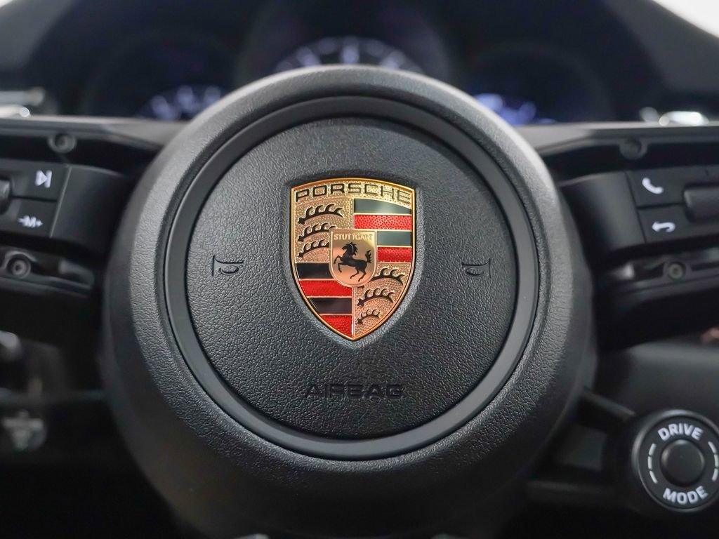 Certified 2025 Porsche Macan S image 17
