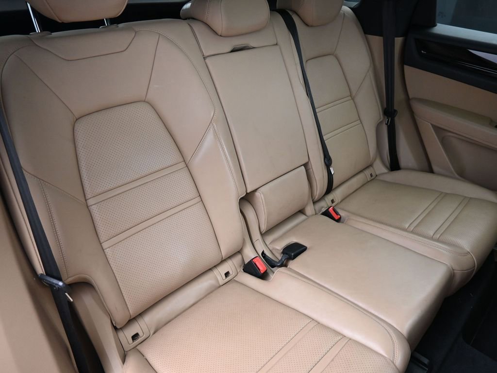 Certified 2020 Porsche Cayenne E-Hybrid image 25