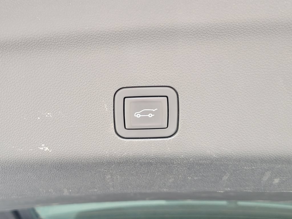 Used 2024 GMC Yukon XL Denali AWD/4WD image 14
