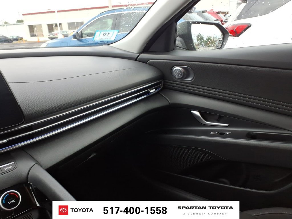 Used 2025 Hyundai Elantra SEL FWD image 23