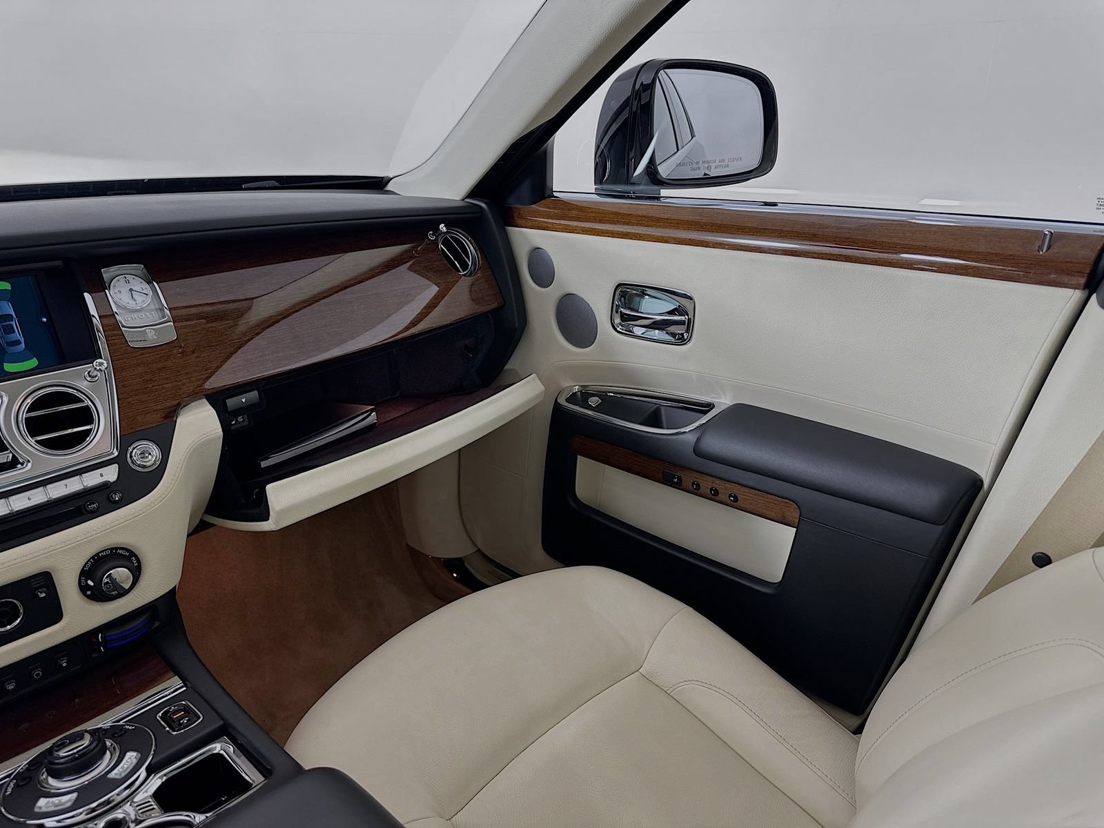 Used 2010 Rolls-Royce Ghost RWD image 23