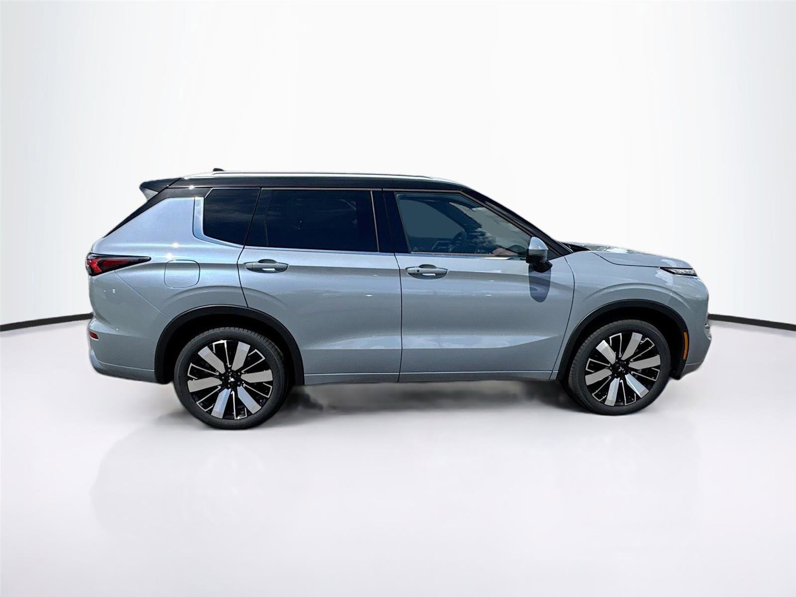 New 2025 Mitsubishi Outlander SEL image 8