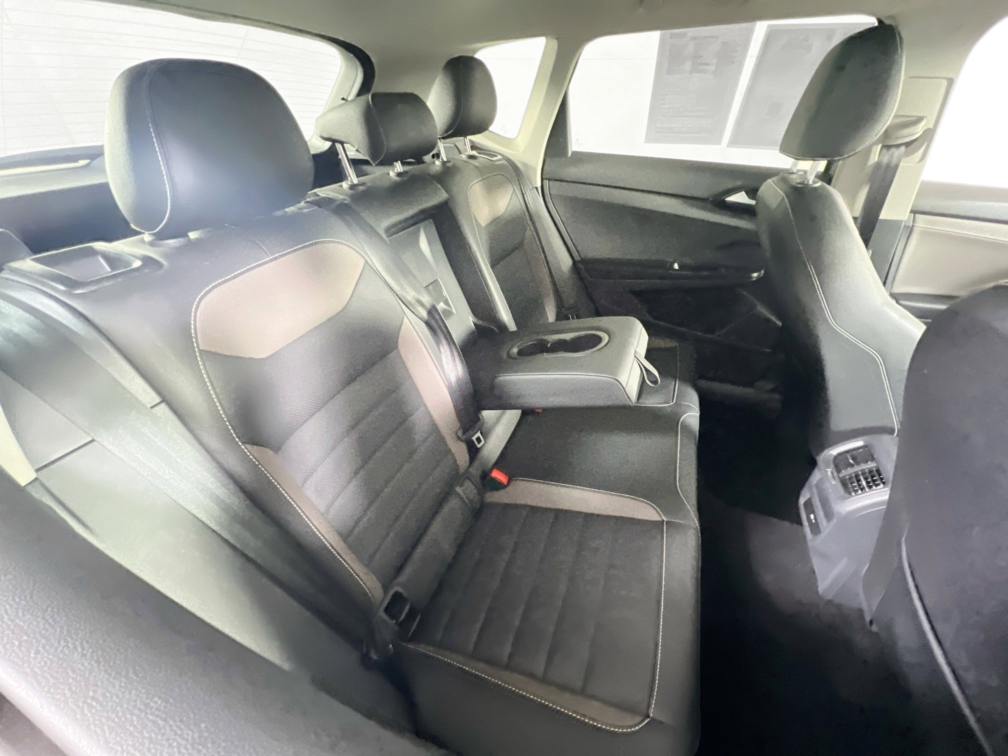 Used 2023 Volkswagen Taos SEL AWD/4WD image 27