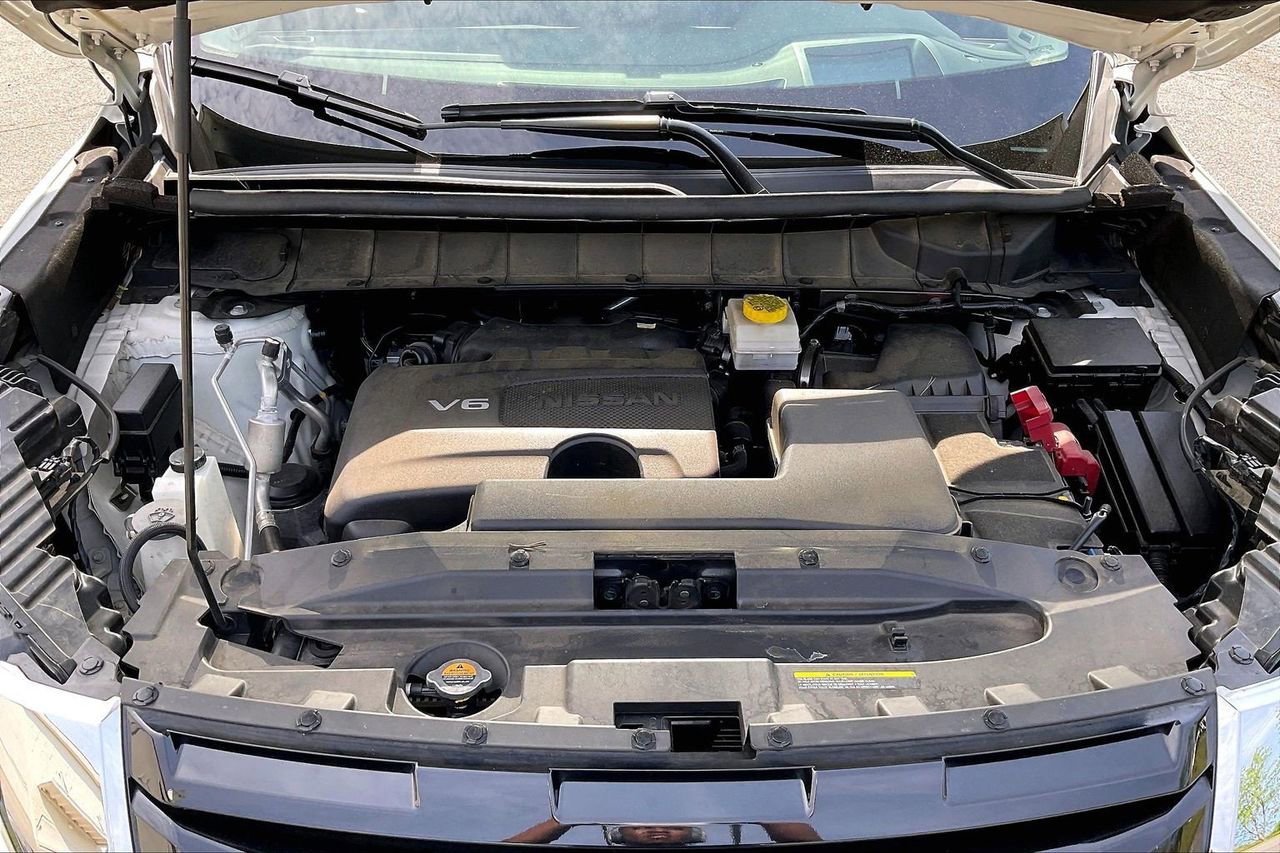 Used 2023 Nissan Pathfinder Platinum image 40