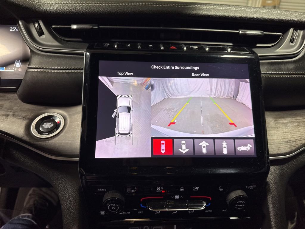 Used 2024 Jeep Grand Cherokee L Limited w/ Luxury Tech Group II image 36