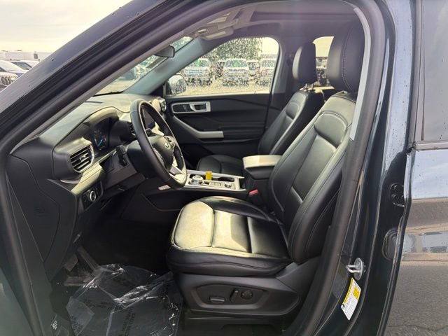 Used 2024 Ford Explorer XLT w/ Equipment Group 202A AWD/4WD image 10