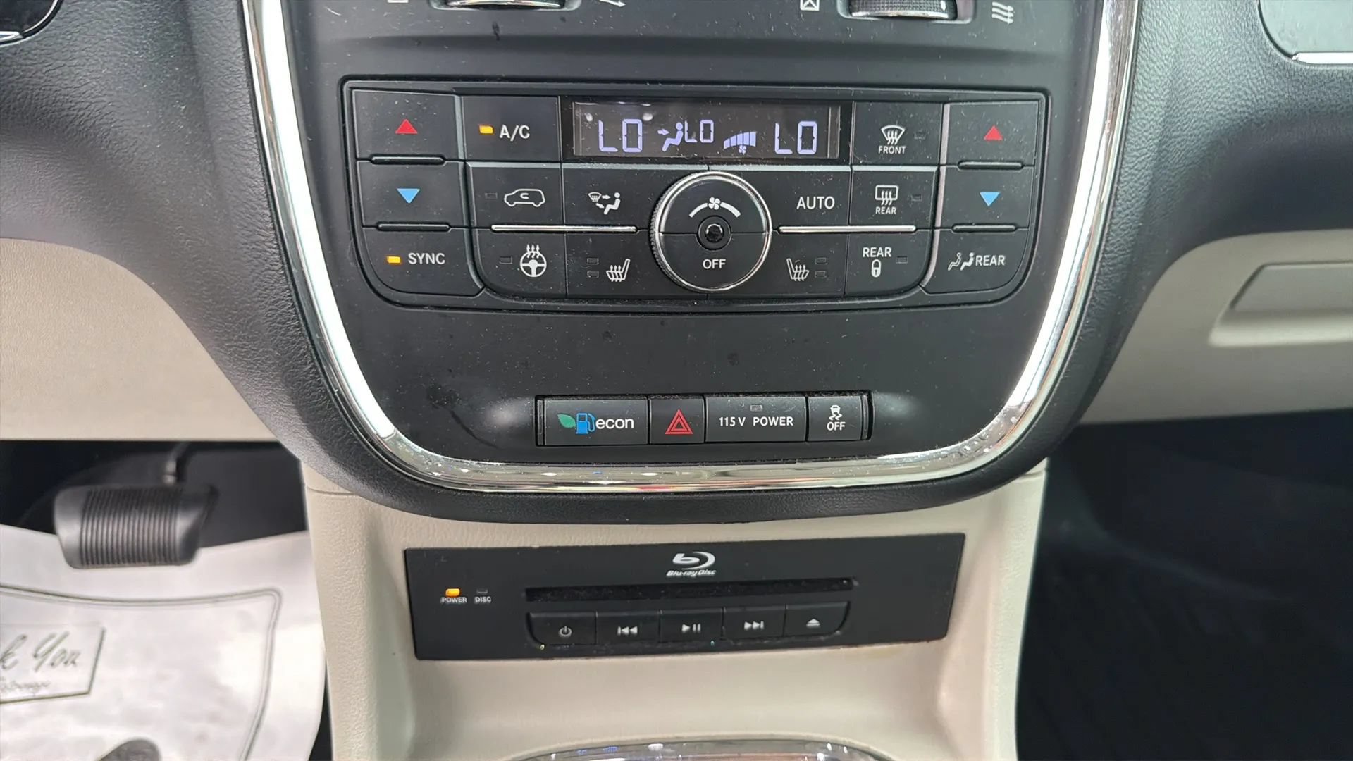 Used 2013 Chrysler Town & Country Touring-L w/ Driver Convenience Group FWD image 24