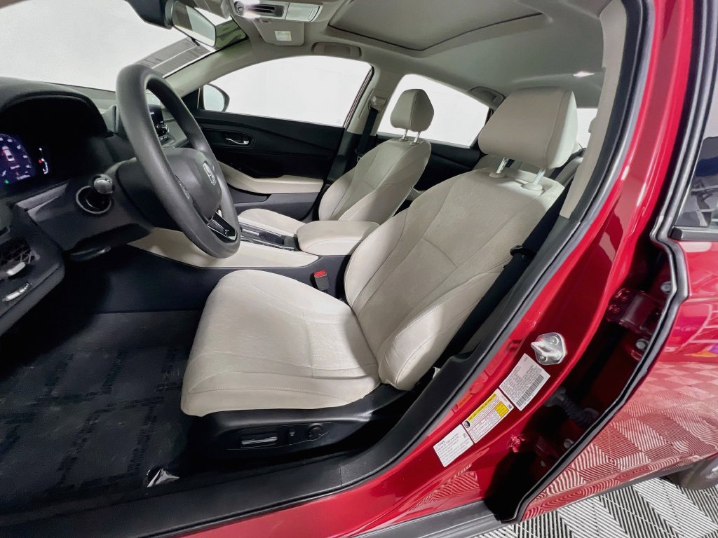 Used 2024 Honda Accord EX image 12