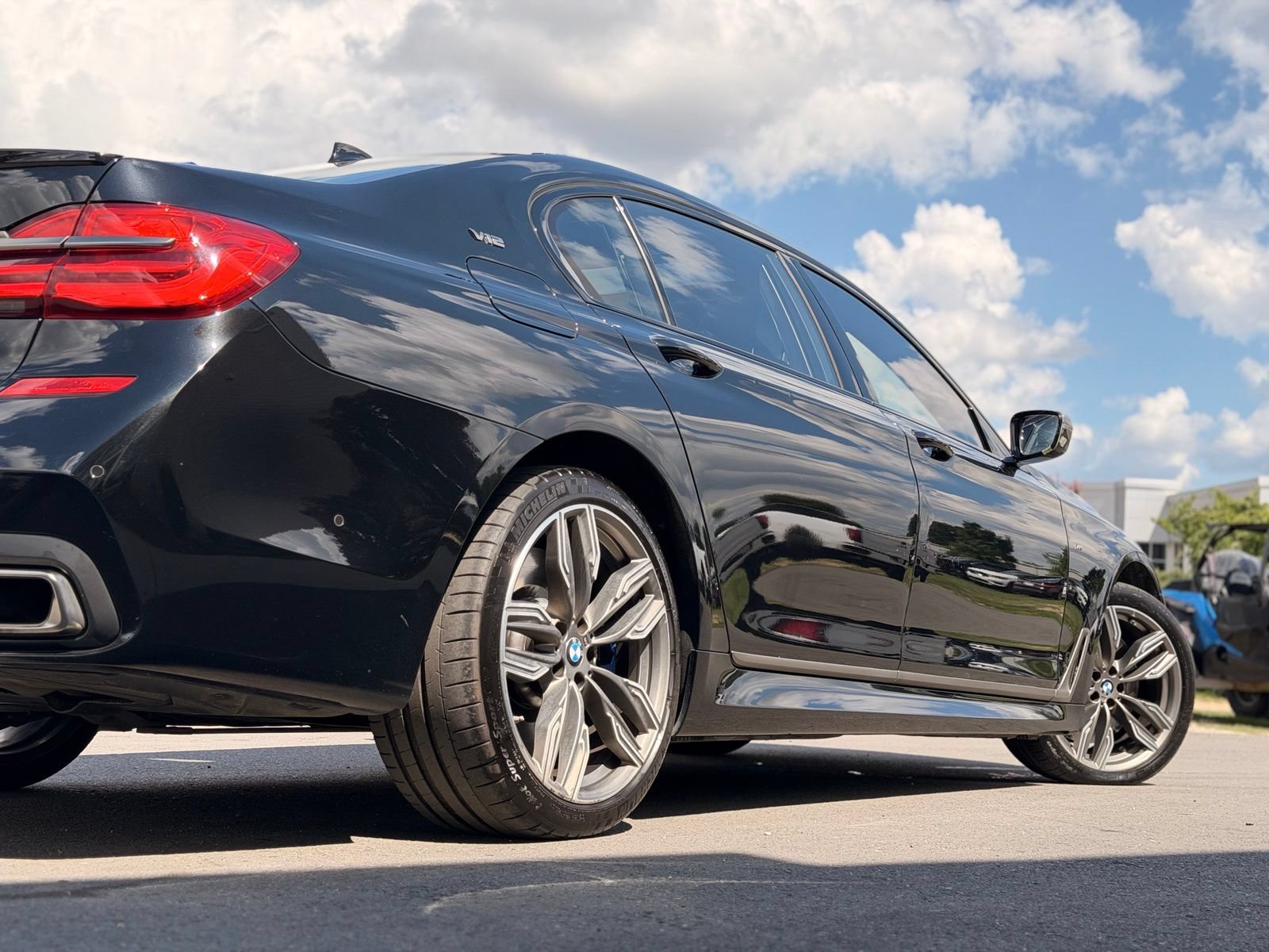 Used 2018 BMW M760i xDrive AWD/4WD image 46
